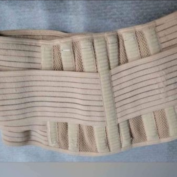 Unbranded Back Support, size 10 - Picture 2 of 3